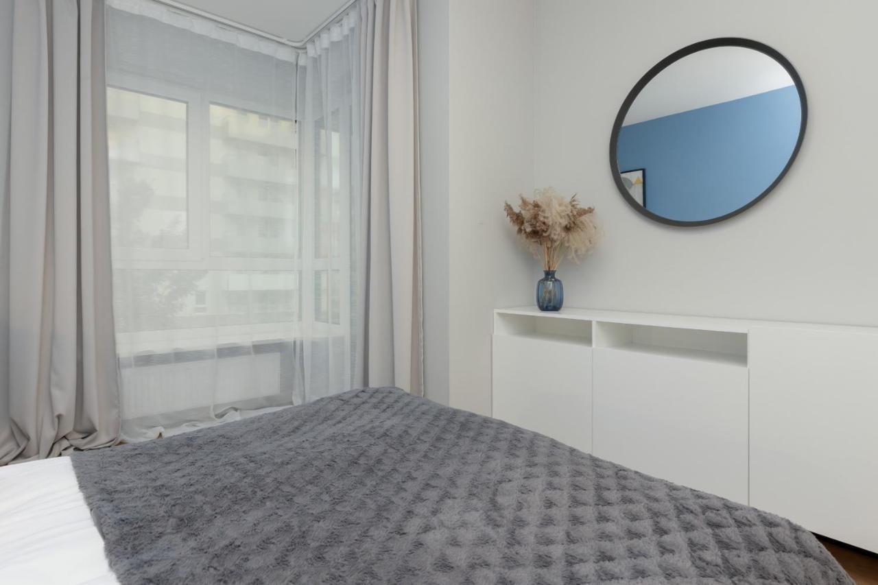 Modern Apartment With Balcony Mokotow Business Centre By Noclegi Renters Warszawa Zewnętrze zdjęcie
